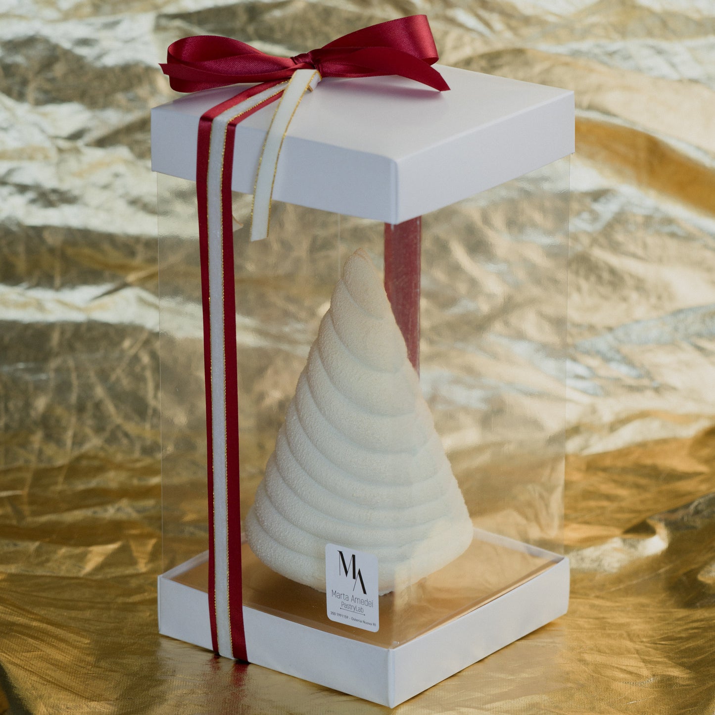 Albero di natale di cioccolato bianco e granella di pistacchio